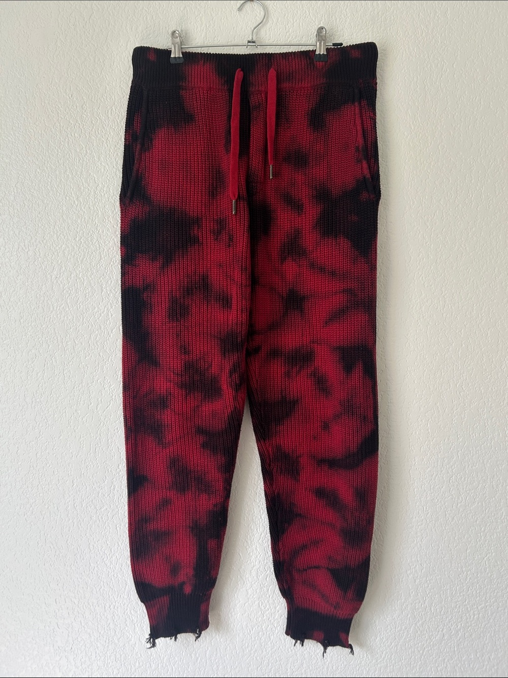 SER.O.YA Red and Black Tie-Dye Knit Joggers